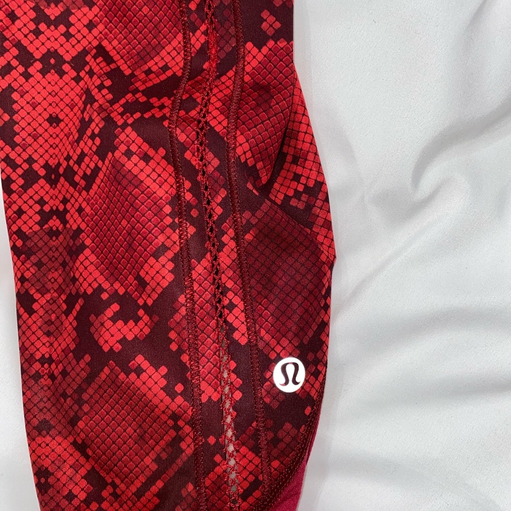 Lululemon Snake print red leggings 17” size 4 - Picture 4 of 6